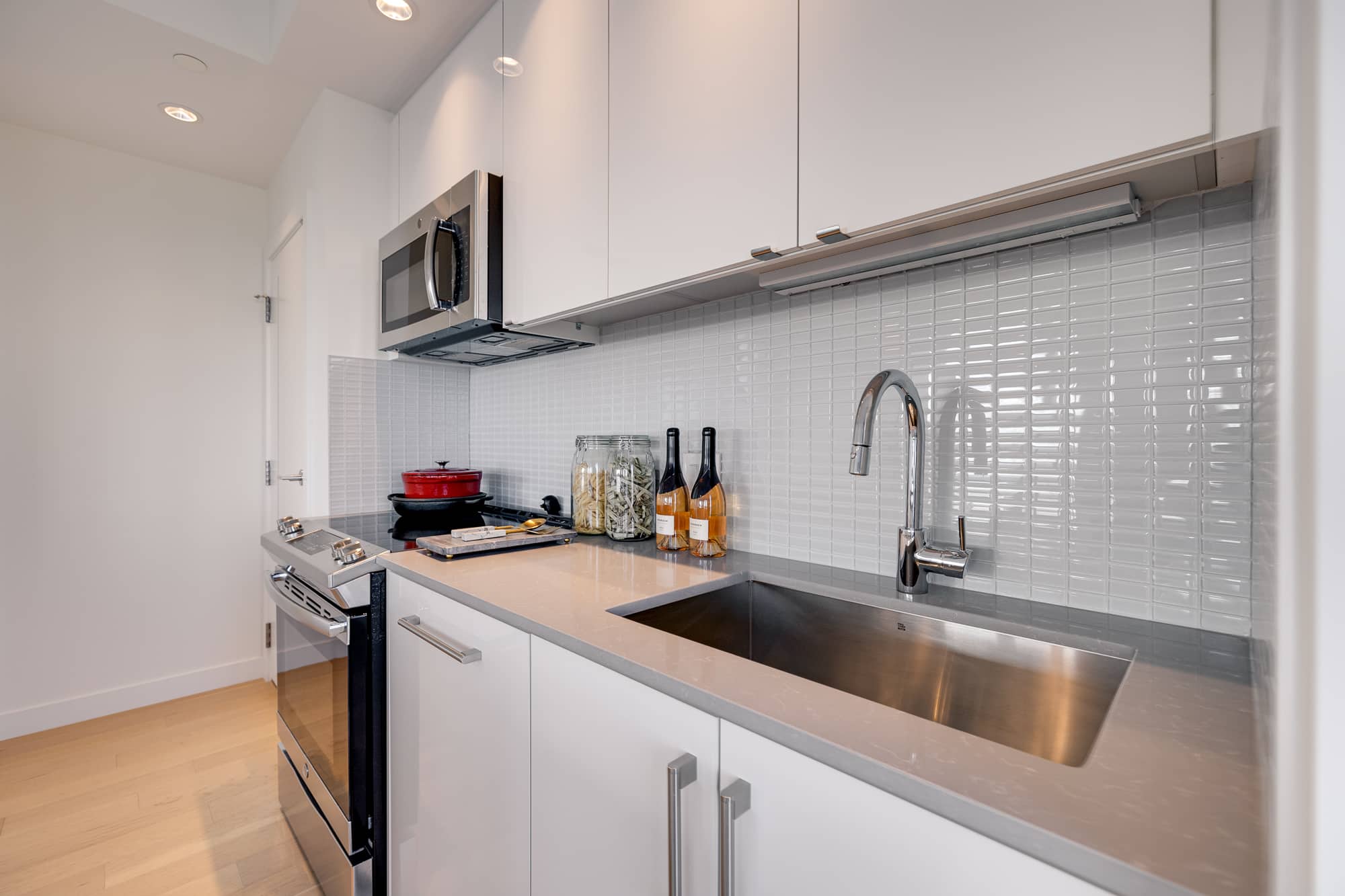 SKY Furnished Suites Downtown Edmonton Long or Short term stay furnished Suites