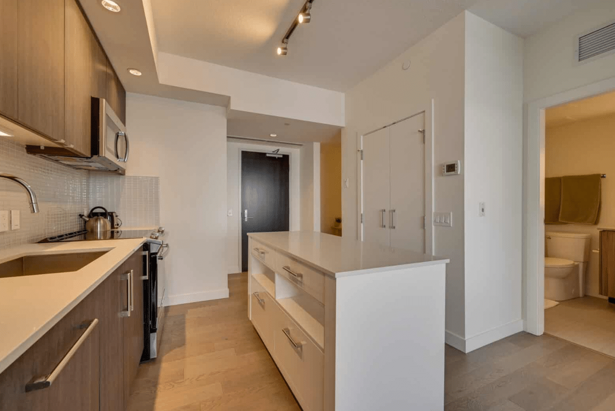 SKY Furnished Suites Downtown Edmonton HIgh Rise Short or Long Term Stay Furnished rentals